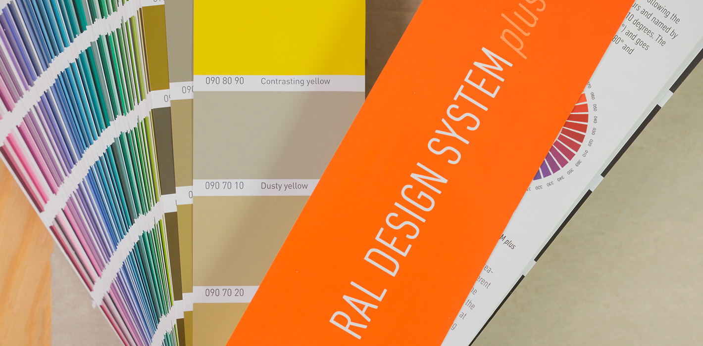 RAL D2 Design System Plus fargevifte med 1825 farger